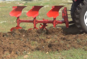 Tractor-mounted hydraulic furrow plough farm tillage equipment